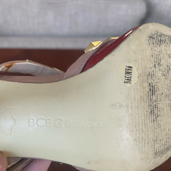 RED BCBG heels - Picture 5 of 5